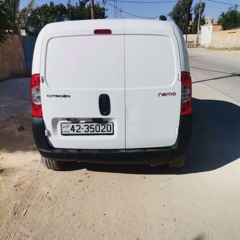 الاتستراد والزرقاء 